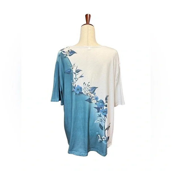 Women’s Plus Floral V-Neck Short Sleeve Loose Fit Knit Top. Blue White 3X #1511 - Picture 5 of 7